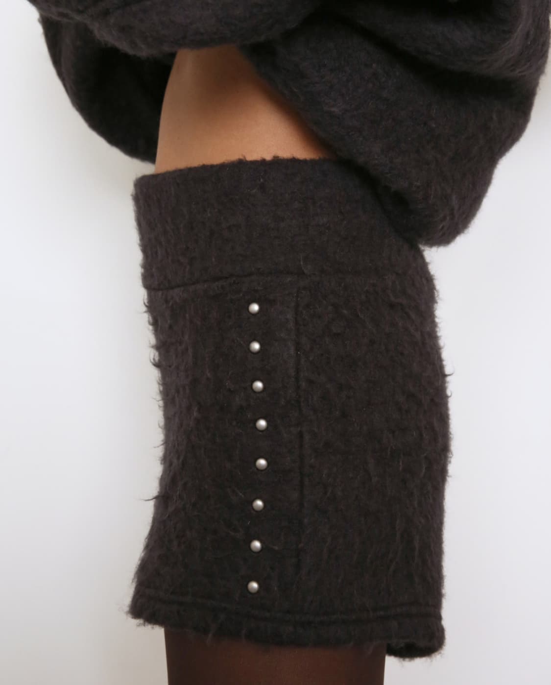 FLUFFY STUDDED DOLPHIN SHORTS 상품이미지2