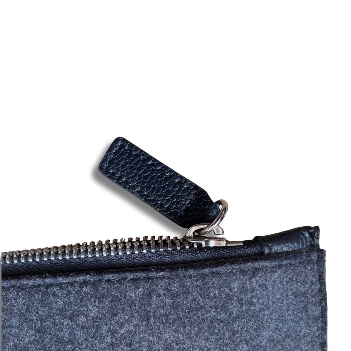 Felt x Leather Basic Clutch • Charcoal 상품이미지3