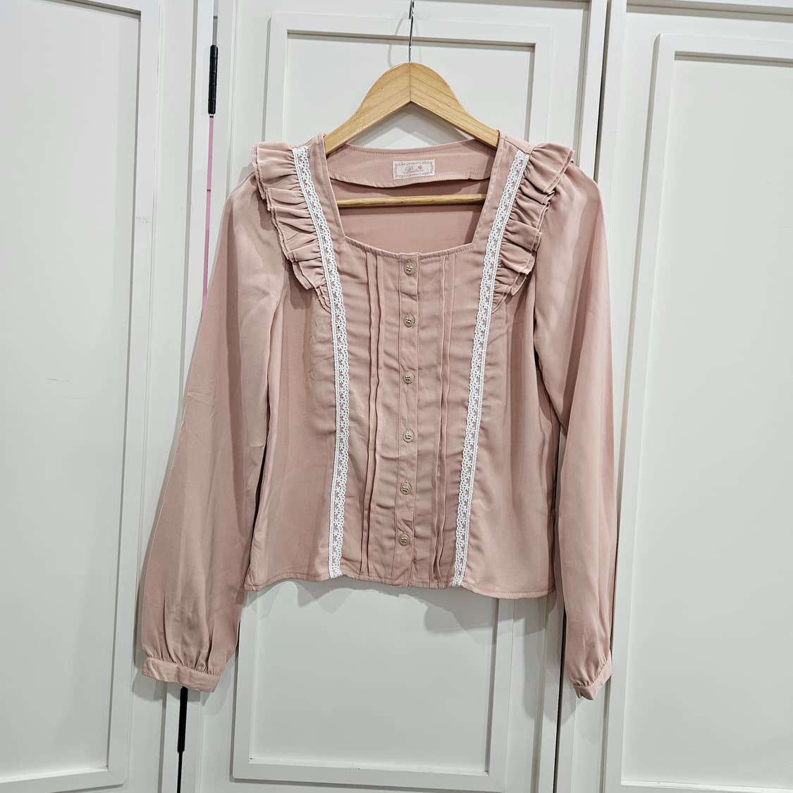 펜더리 레이스 프릴 블라우스 상품이미지1