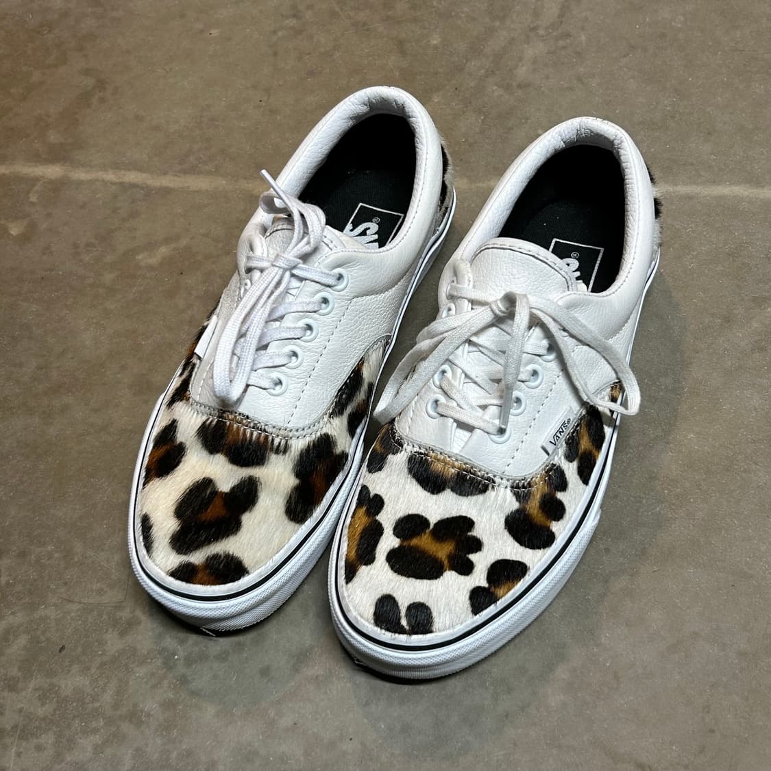 250) 반스 에라 트루 화이트 카프헤어 송치 레오파드 스니커즈 상품이미지1