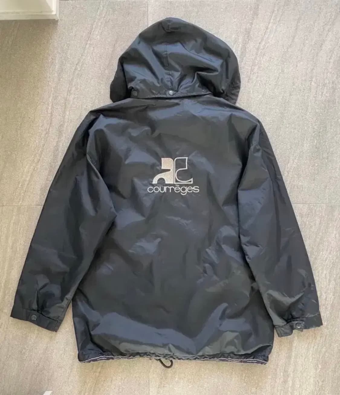 꾸레쥬 후드 바람막이 courreges 상품이미지2