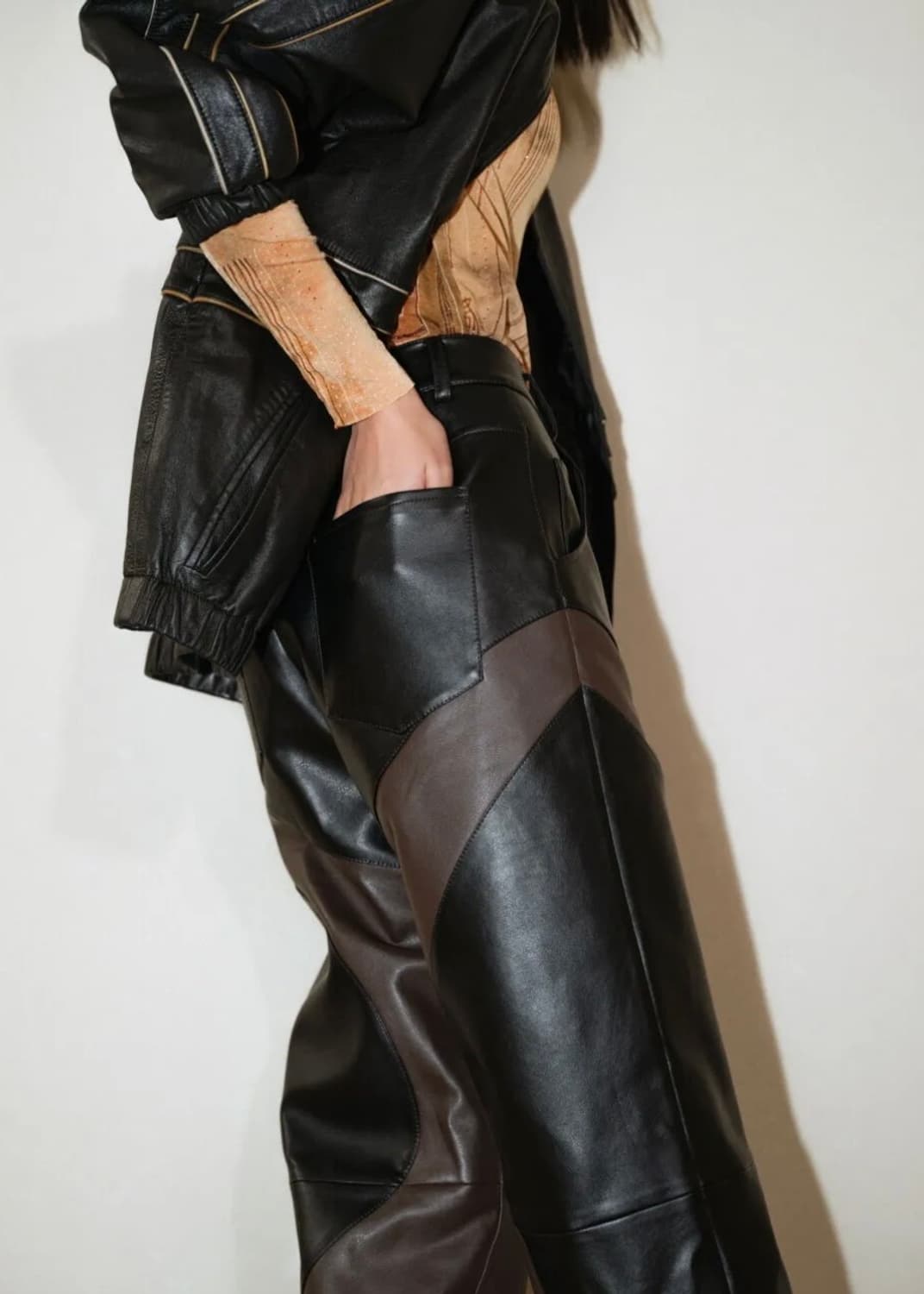 코스모스 인양 패턴 레더 팬츠 yin-yang patter leather 상품이미지4