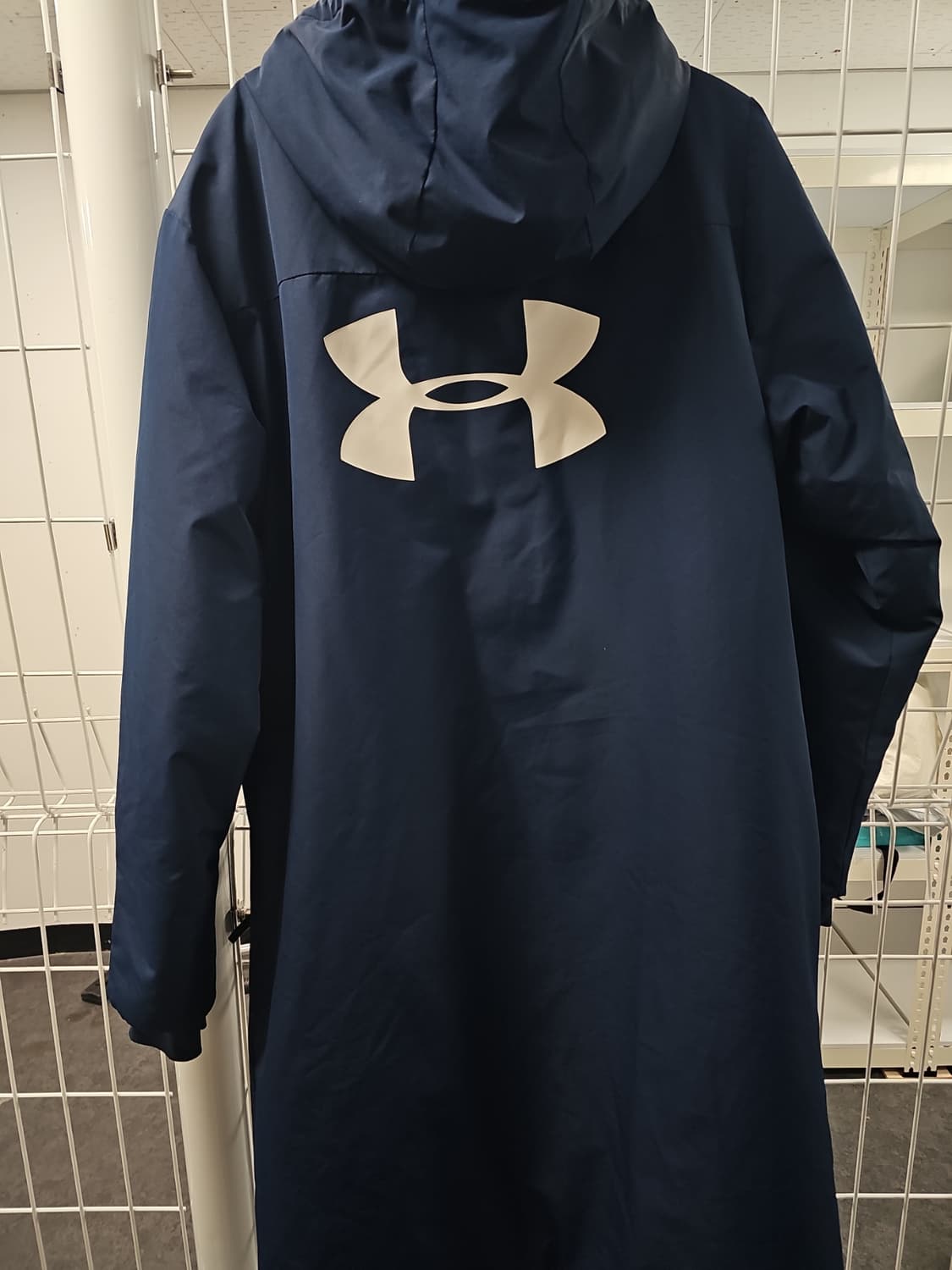 언더아머 정품 롱패딩 오리털 롱패딩 105사이즈 팝니다 상품이미지2