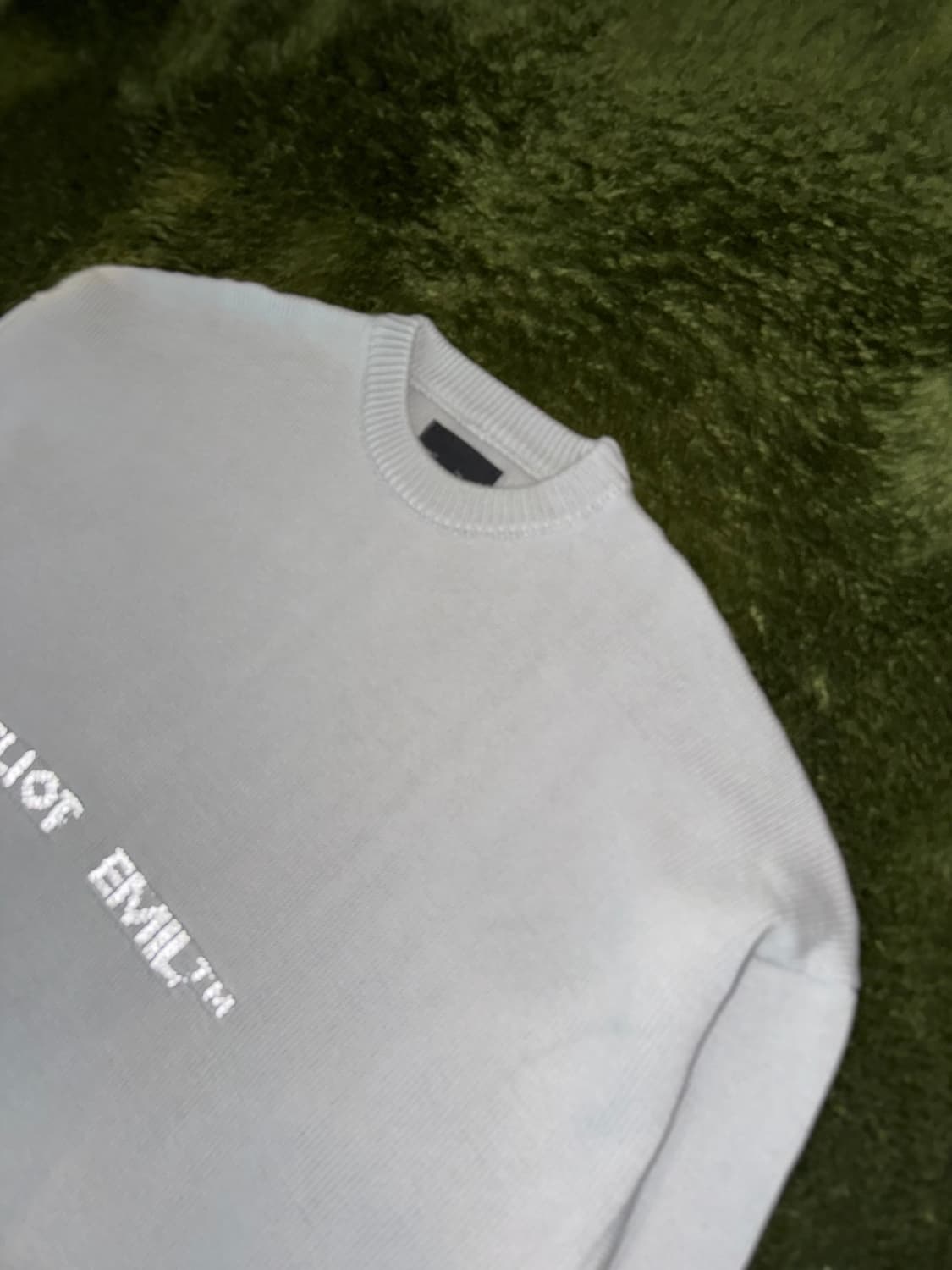 [48] heliot emil 엘리엇 에밀 리플렉티브 로고 크루넥 니트 상품이미지2