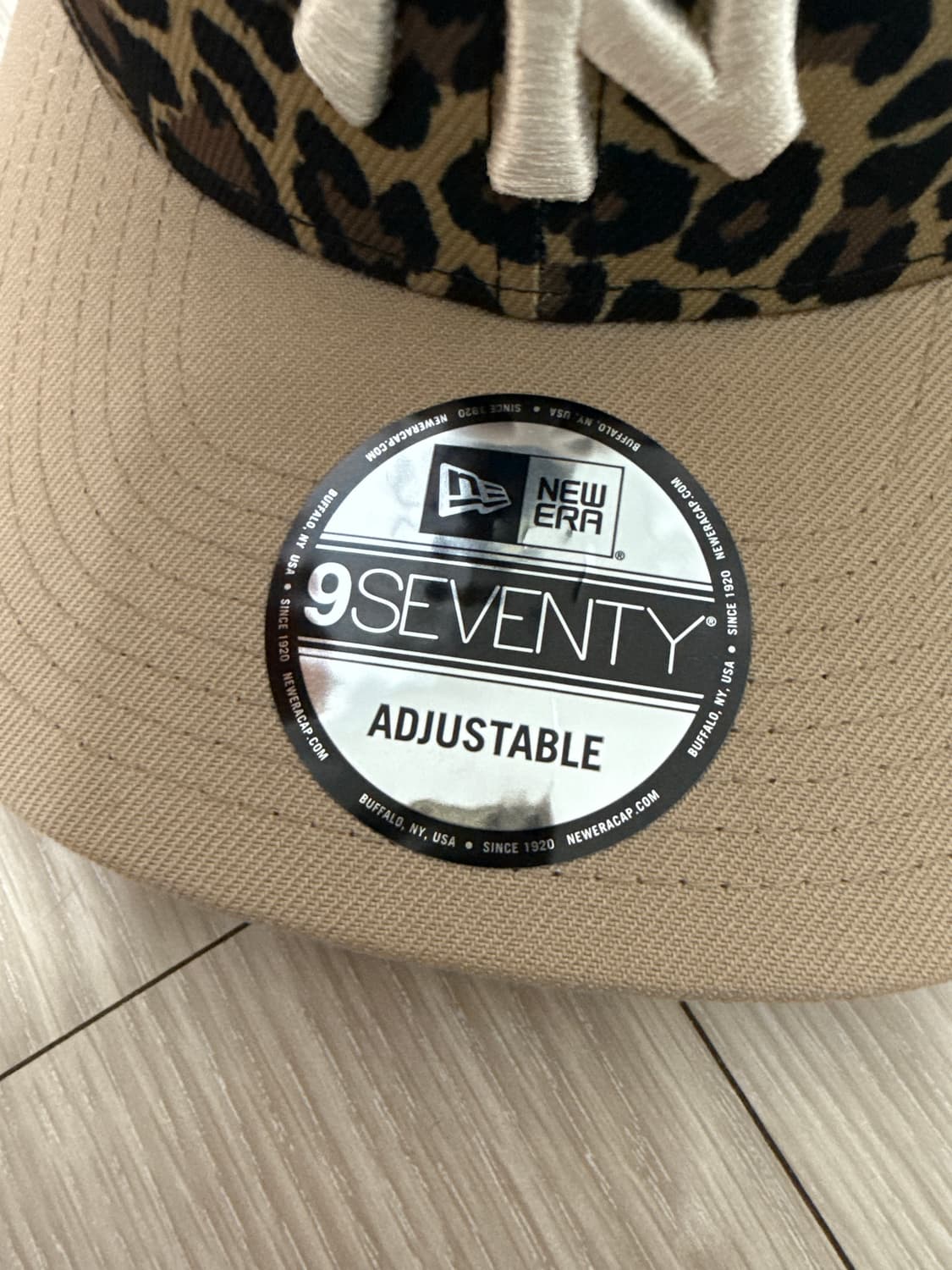 뉴에라 뉴욕양키즈 호피 무늬 프린트 캡 상품이미지4