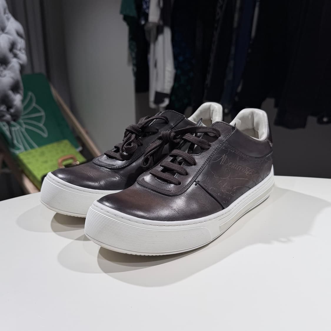 (A/8) / 벨루티 플레이그라운드 레더 가죽 로우탑 스니커즈 신발 상품이미지1