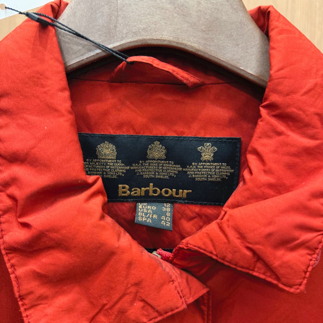 바버 필드 자켓 어깨 견장 벨트 스트랩 플랩 포켓 디테일 레귤러핏 레드 상품이미지7