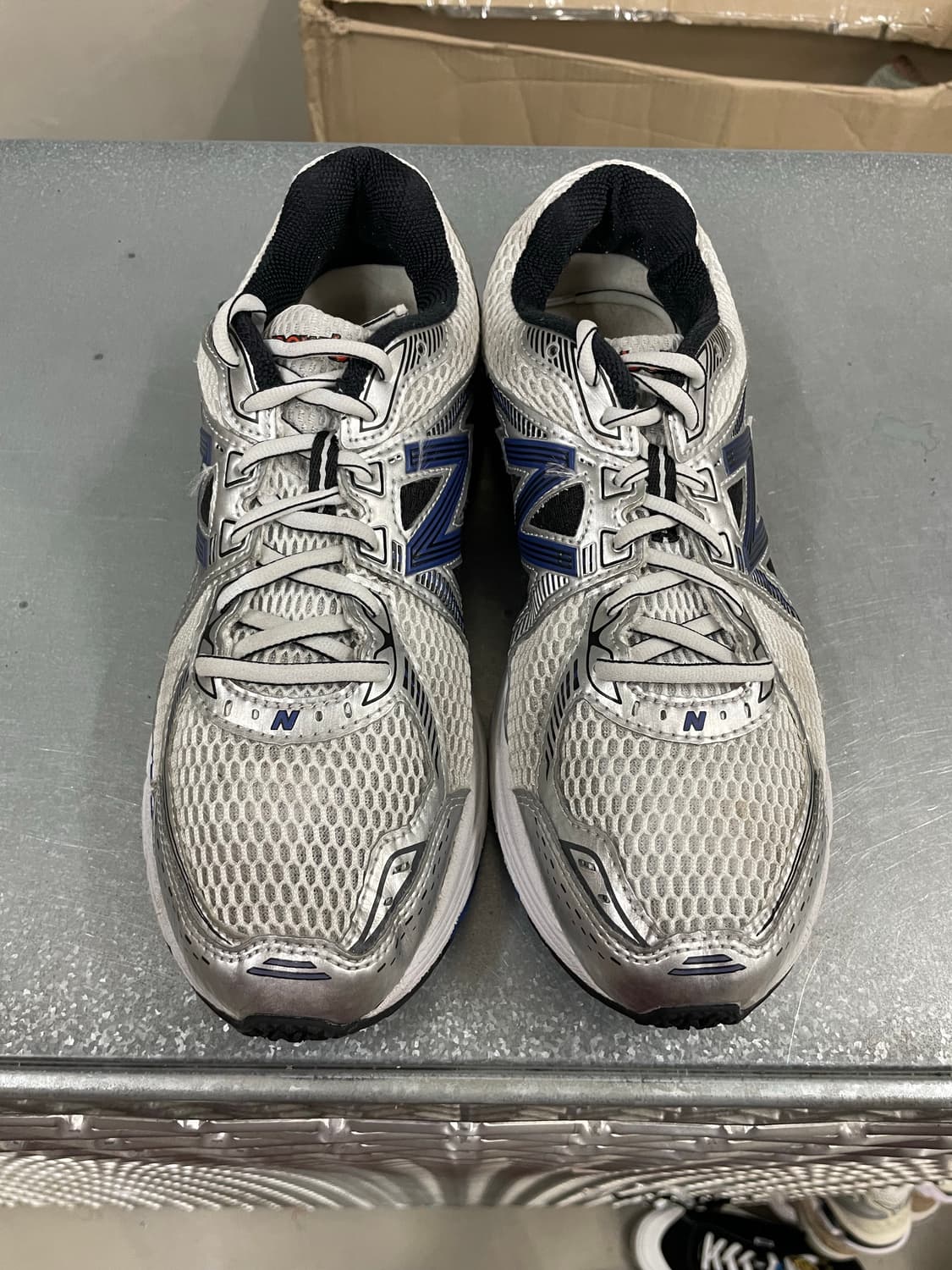 뉴발란스 860v2 메탈릭 실버 285 상품이미지5