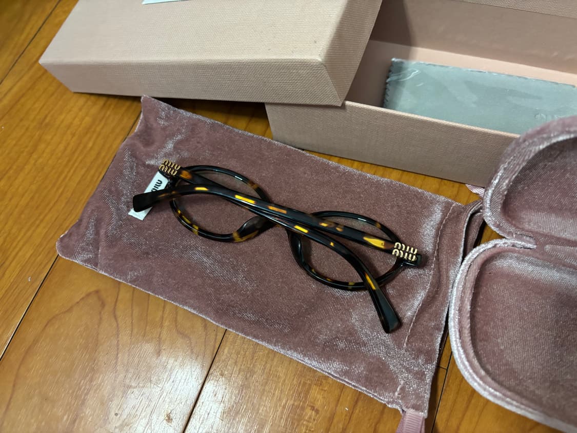 미우미우 리가드 안경테 (변색렌즈) 상품이미지4