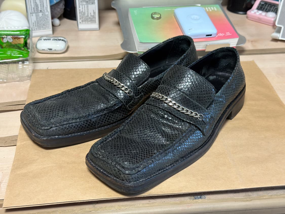 마틴로즈 뱀가죽 체인 로퍼 270 상품이미지1