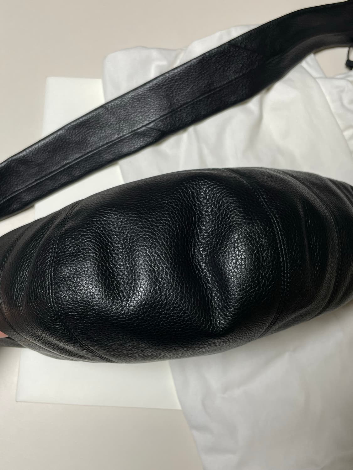 르메르 크루아상백 범백 그레인레더 블랙 M 상품이미지6