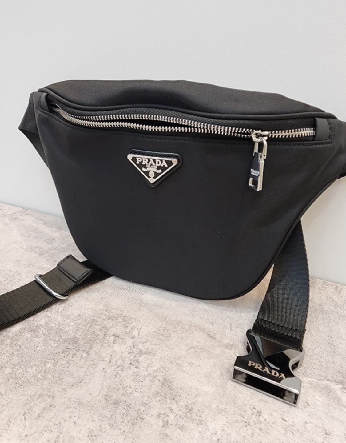 프라다뷰티  힙색 벨트백 상품이미지3