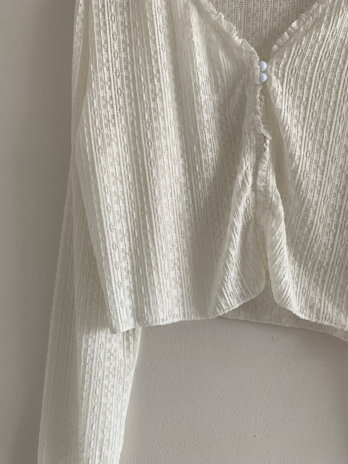 Frill two button lace cardigan 상품이미지6