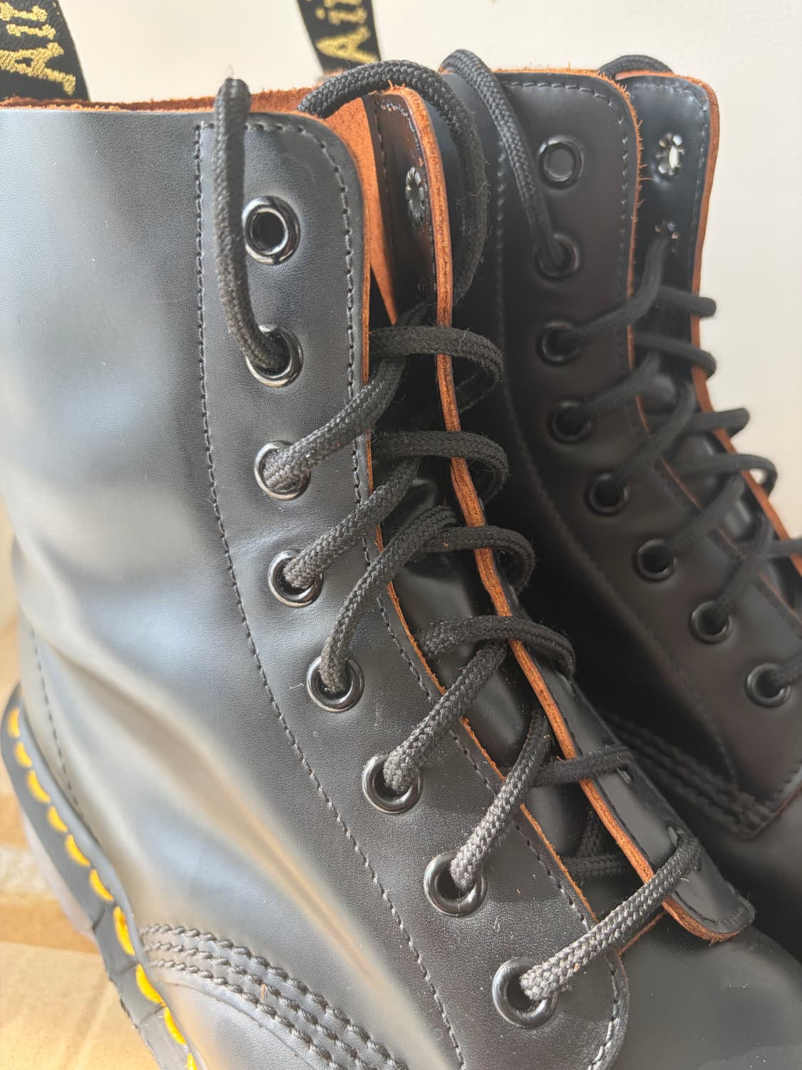 닥터마틴 1460 mie 블랙 UK8/270 상품이미지2