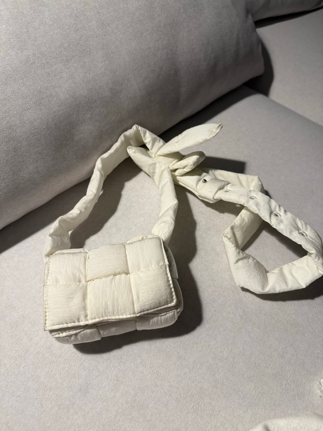 보테가베네타 미니 패딩 카세트 상품이미지1