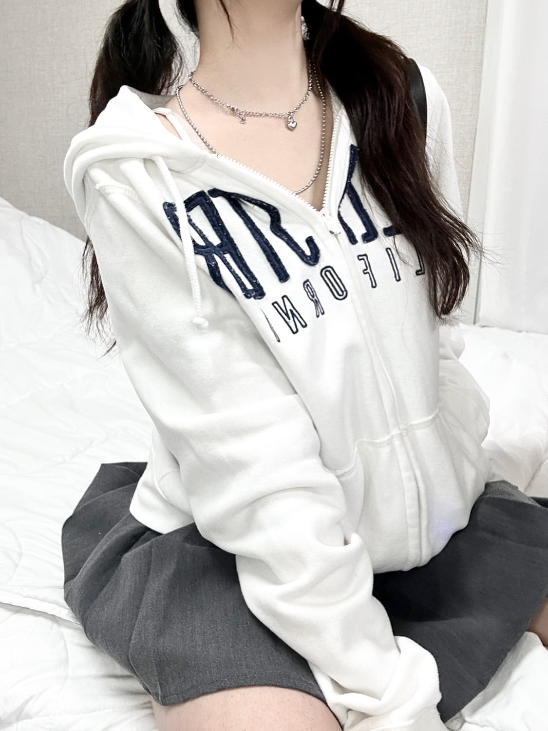 홀리스터 빅로고 화이트 후드집업 상품이미지3