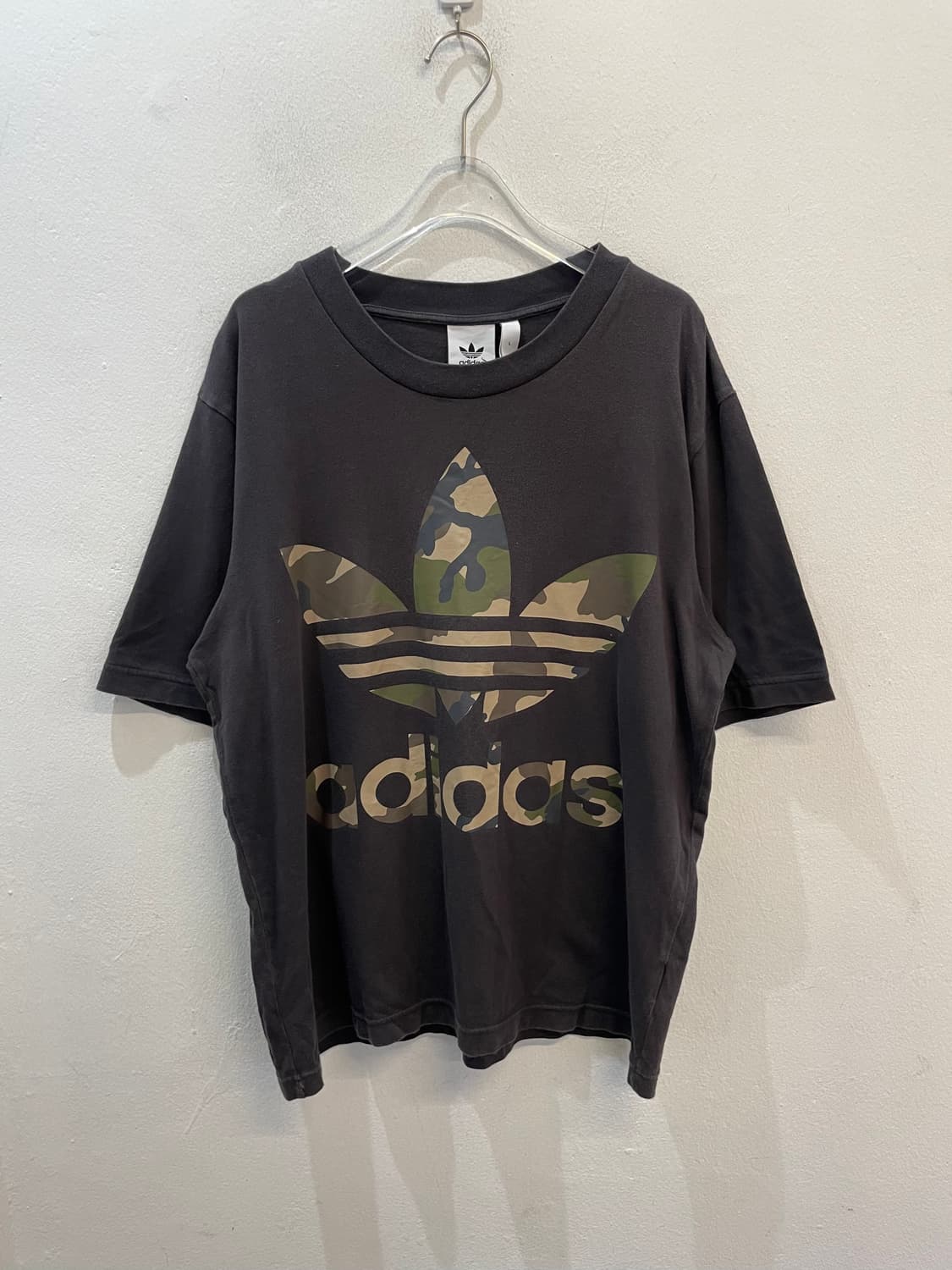 Adidas logo camo half T 상품이미지1