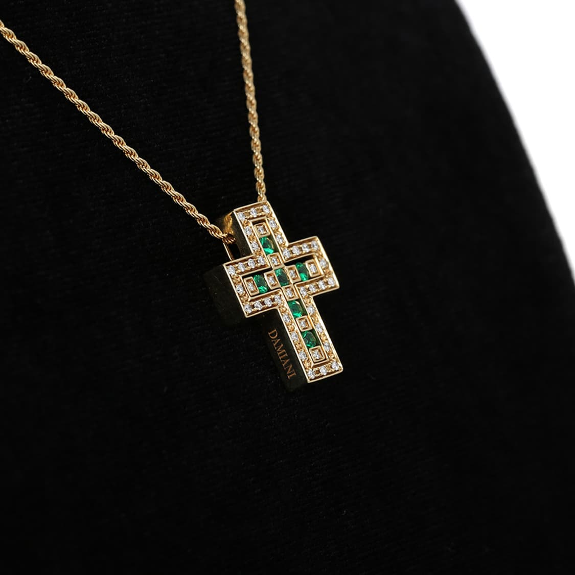 다미아니 벨에포크 에메랄드 네크리스 옐로우골드 십자가 목걸이 미듐 200 상품이미지5