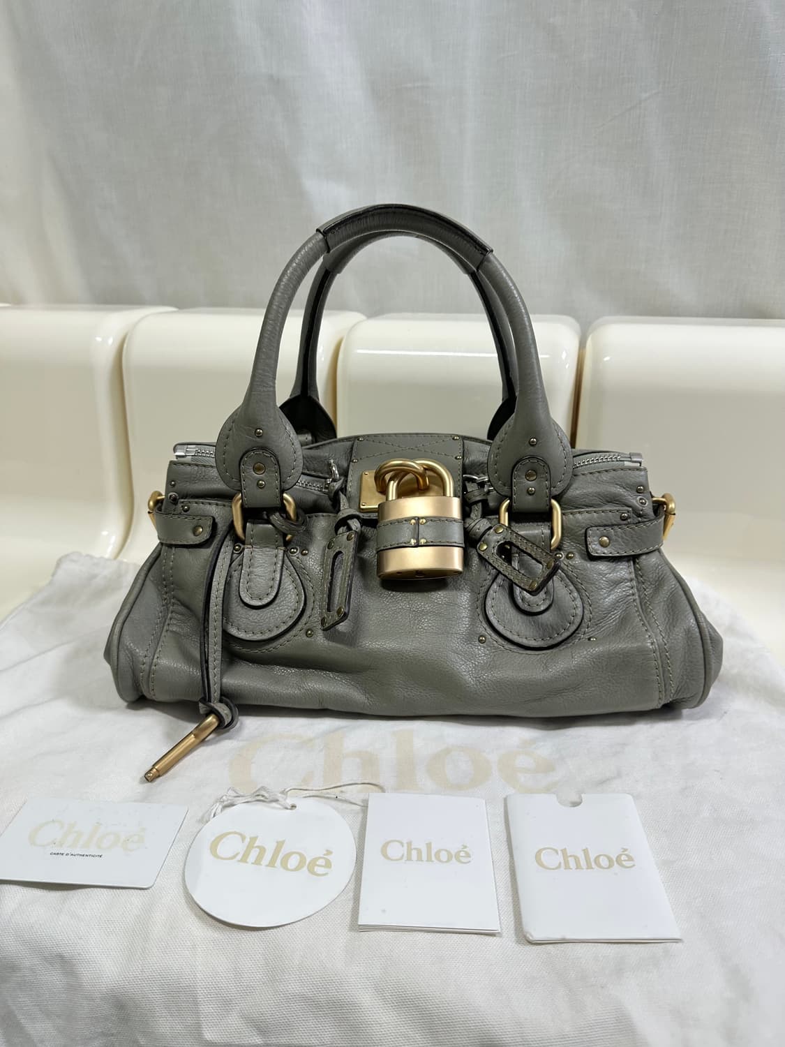 [A+ 정품] 끌로에 패딩턴백 그레이카키 상품이미지1