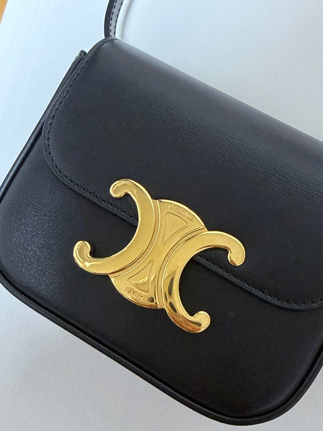 셀린느 미니 클로드 트리옹프 백 블랙 상품이미지6