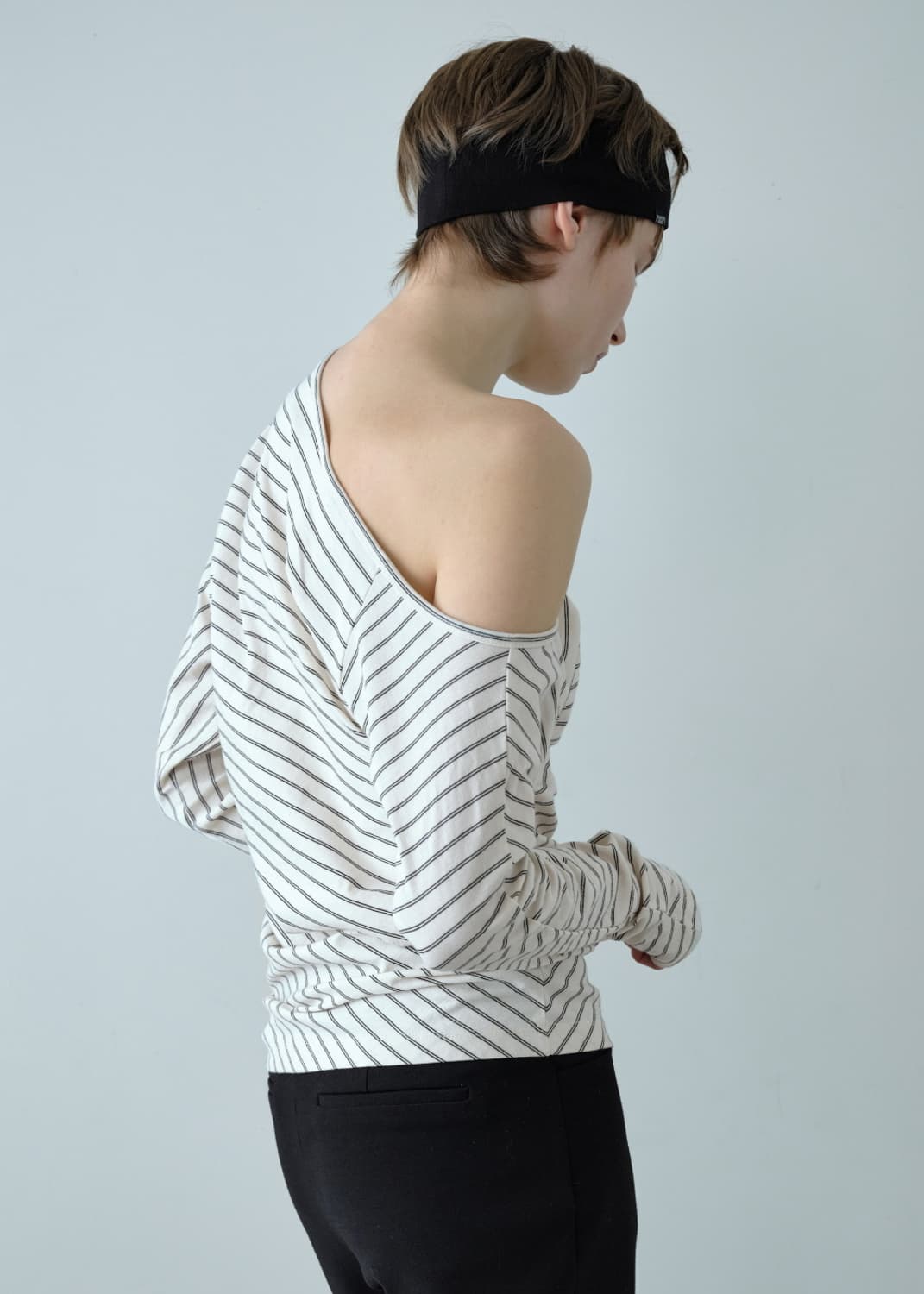 시메트릭퍼센트 탑 Striped Unbalance Top 태연착용 상품이미지1