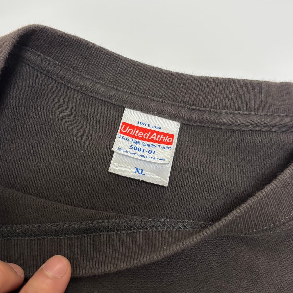 유나이티드 애슬레 '타소 비치' 페인팅 커스텀 티셔츠 상품이미지4