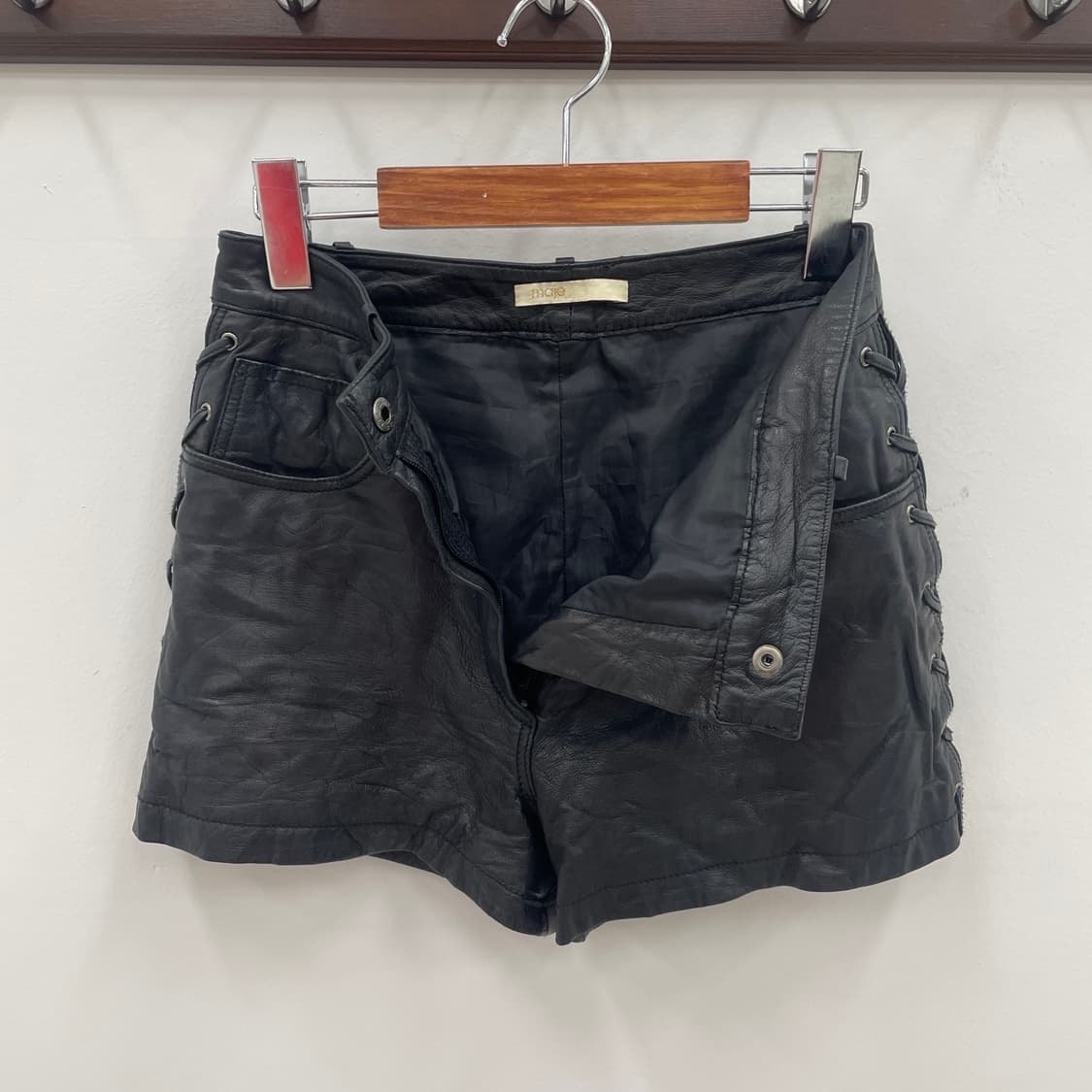 풀 램스킨 사이드 레이스업 숏 팬츠 가죽 반바지 상품이미지6