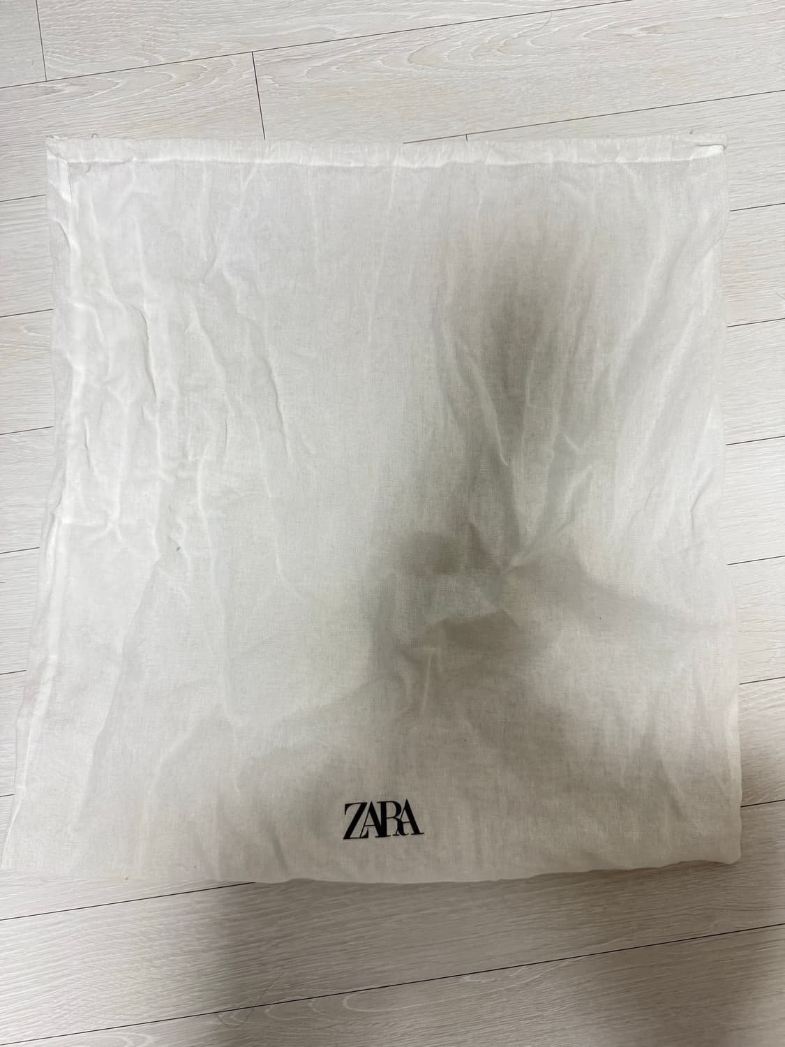 아더에러 x 자라 스티치 레더 크로스바디백 블랙 상품이미지3