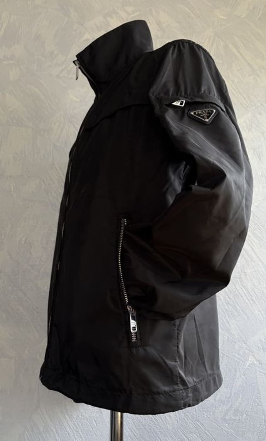 (S+/58) / 프라다 삼각로고 나일론 블랙 바람막이 상품이미지9