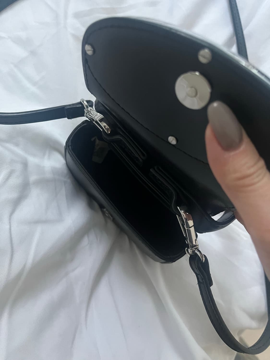 DIESEL 디젤 1DR XS 탑 핸들 미니 크로스백 블랙 상품이미지4