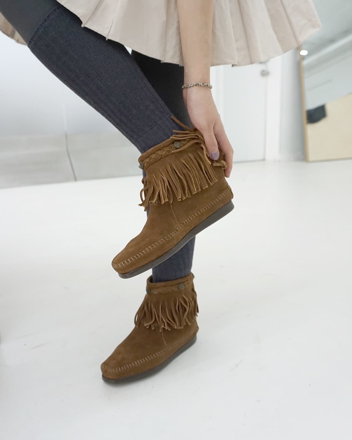 Minnetonka 프린지 부츠 스웨이드 상품이미지1