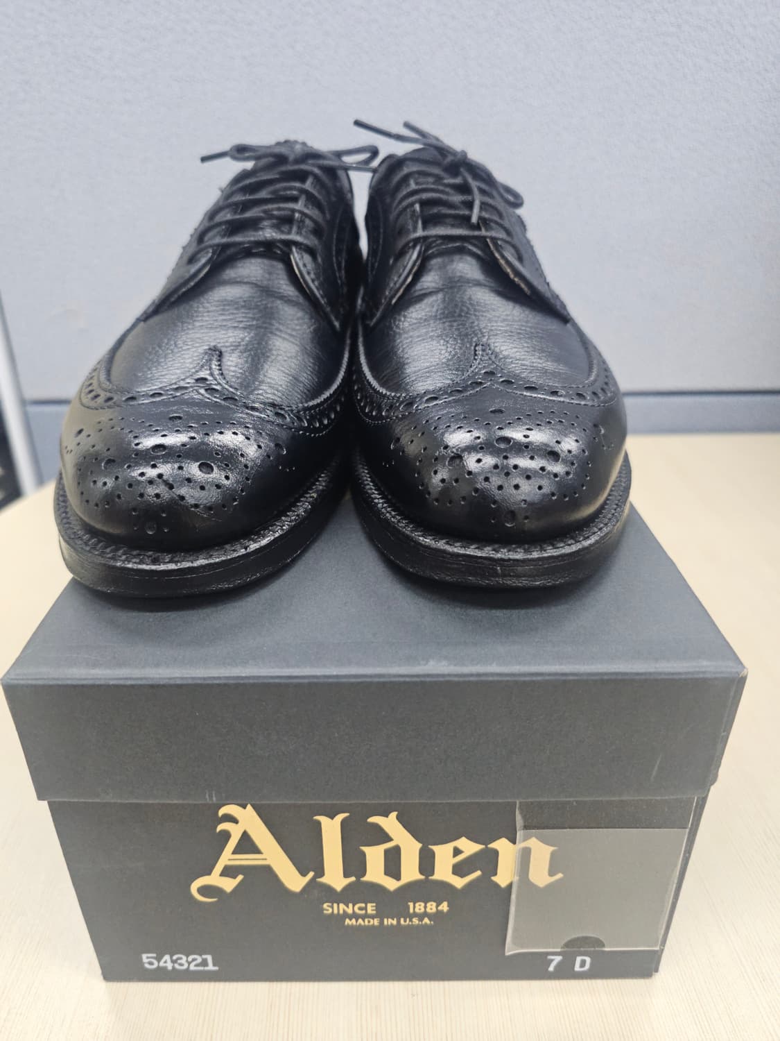 [Alden] 알든 x 유니페어 별주 97721 블랙 롱윙 블러처 상품이미지9