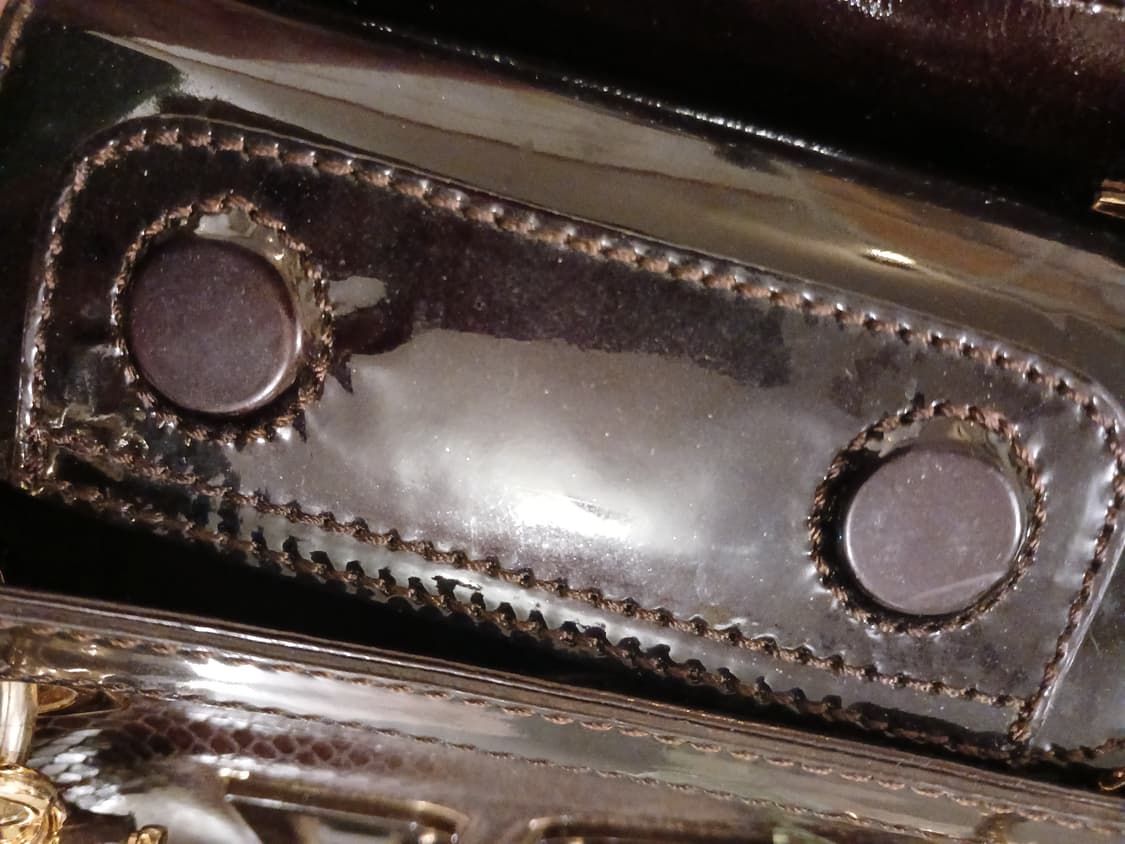 닥스 정품 에나멜 소재 가방 상품이미지9