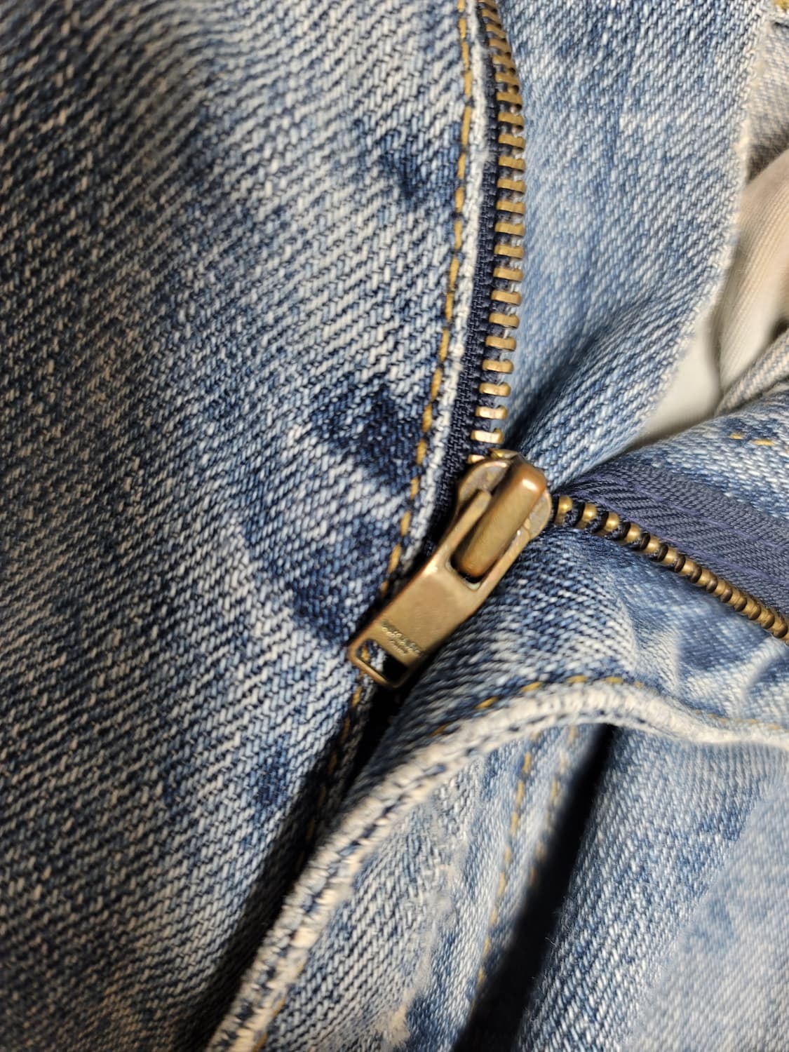 입생로랑 데미지드 데님 청바지 허리단면38 기장109 상태굿
 상품이미지3