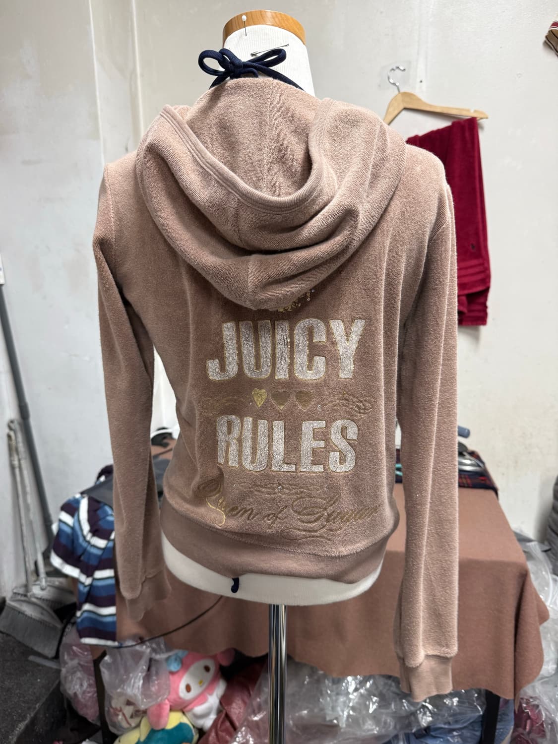 쥬시꾸뛰르 백로고 딱붙 벨벳 후드집업 상품이미지1