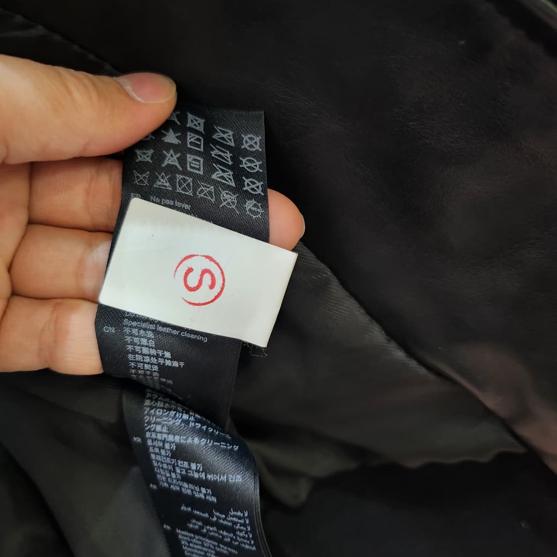 택도 안뗀 산드로 가죽 봄버 숏자켓 상품이미지4