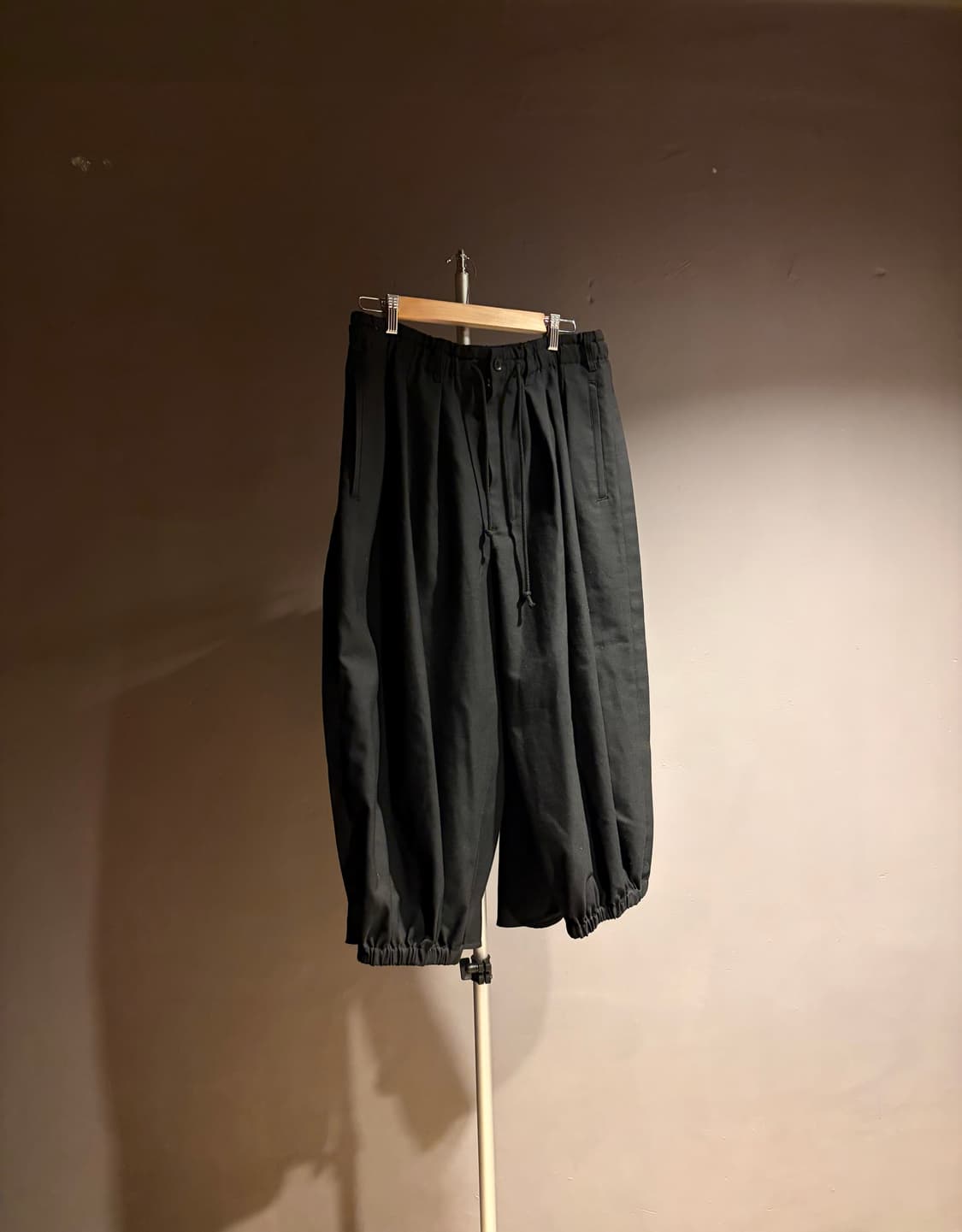 요지야마모토 그라운드와이 카라스 팬츠 상품이미지2