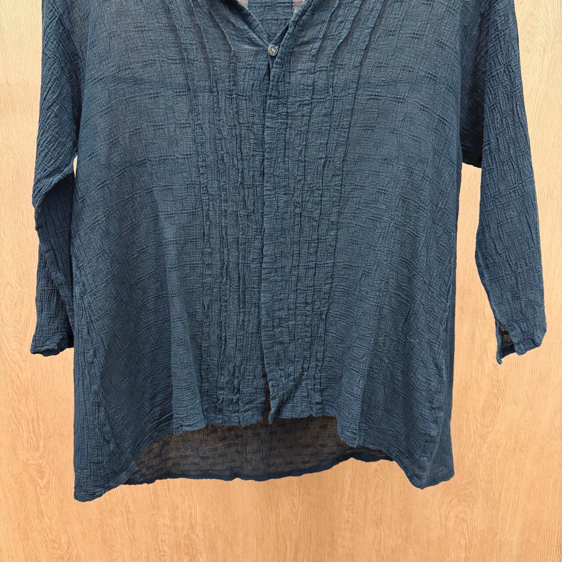 이세이미야케 플랜테이션 블라우스 7부 크링클 절개 라인 디테일 블랙 상품이미지5