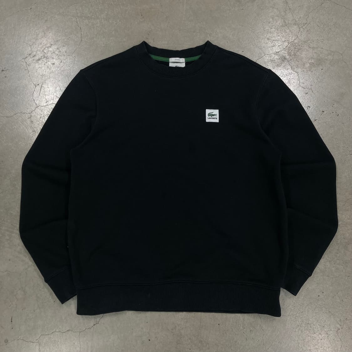 라코스테 블랙 컬러 박스 스몰 로고 맨투맨 상품이미지1