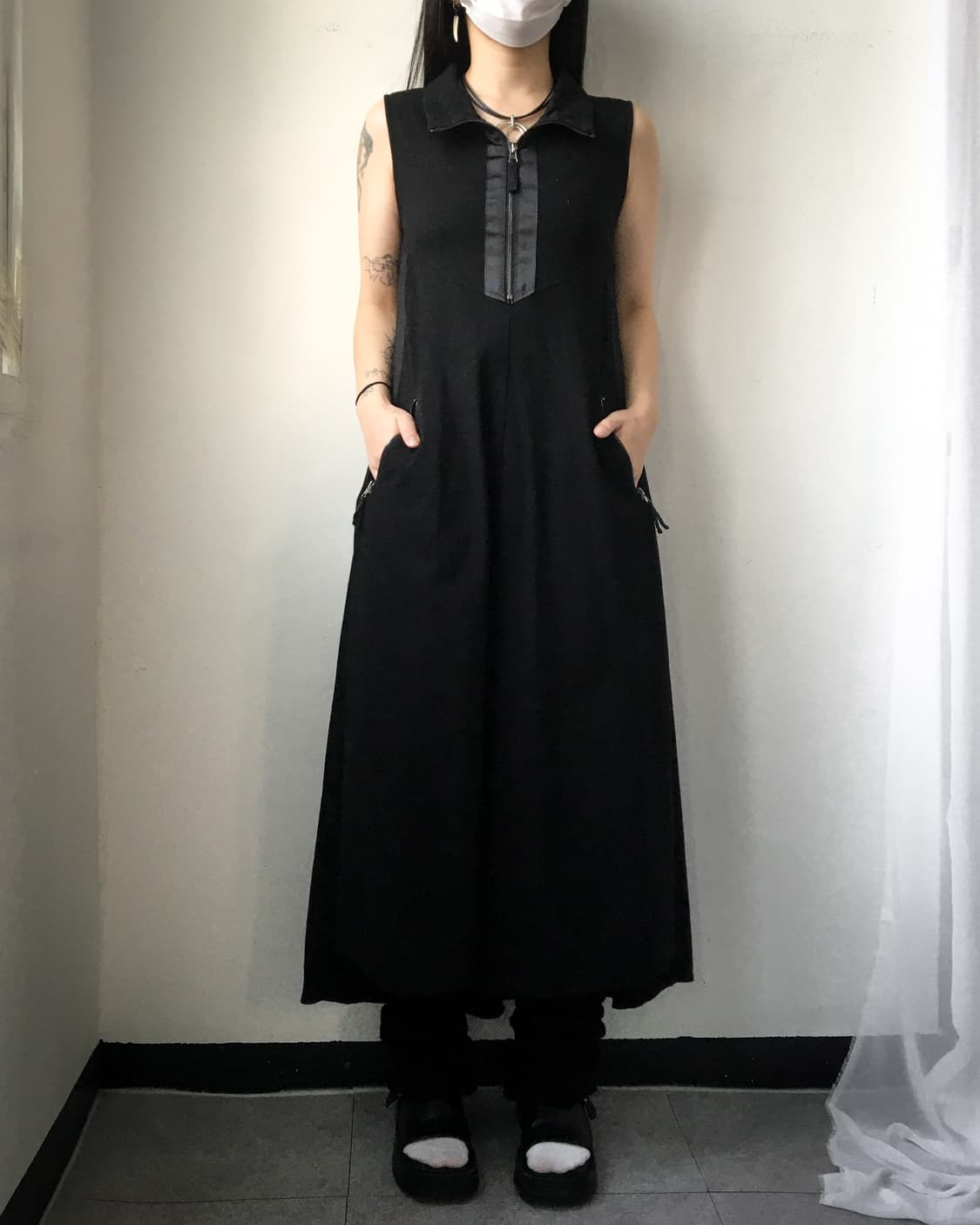 High neck sleeveless onepiece 상품이미지1