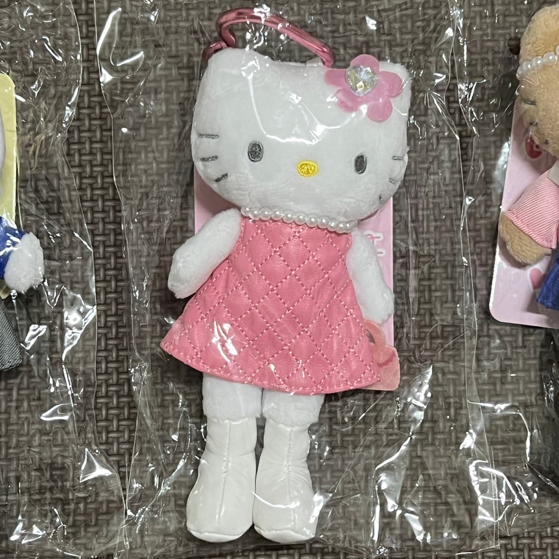[새상품]정품 산리오 헬로키티 판타지 스타일업 롱다리 인형 키링 상품이미지3