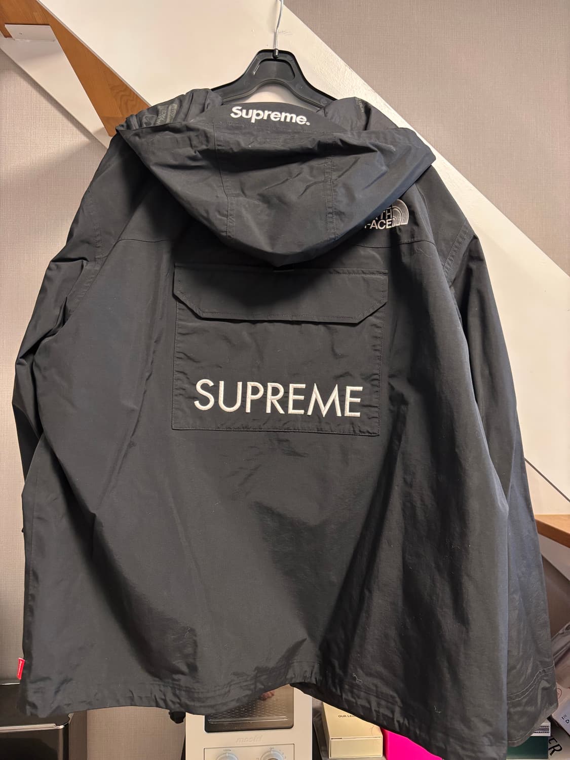 [L]슈프림 x 노스페이스 카고 자켓 블랙 - 20SS 상품이미지3