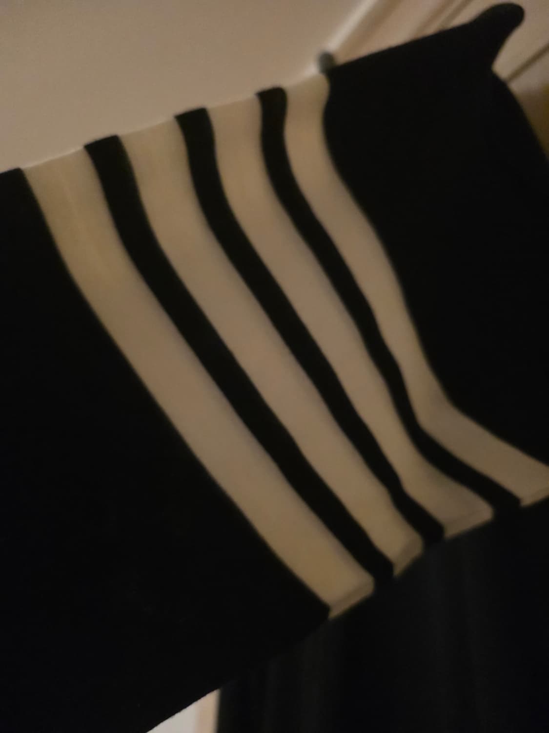 톰브라운 사선완장 메리노울 니트 4사이즈 네이비 상품이미지5