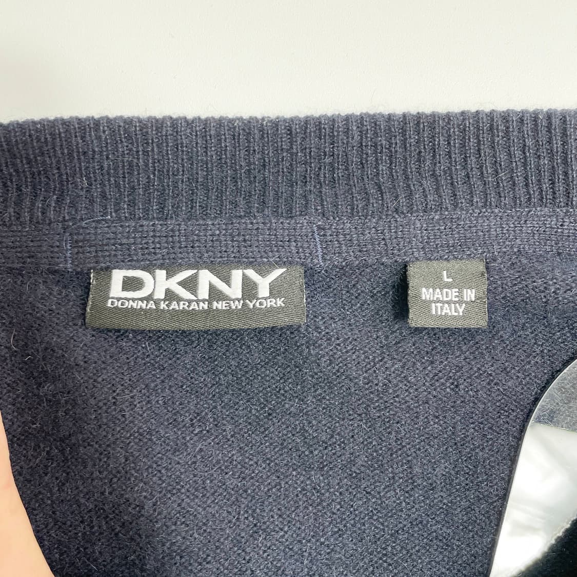 D2 DKNY 네이비 캐시미어 니트 스웨터 L사이즈 상품이미지4