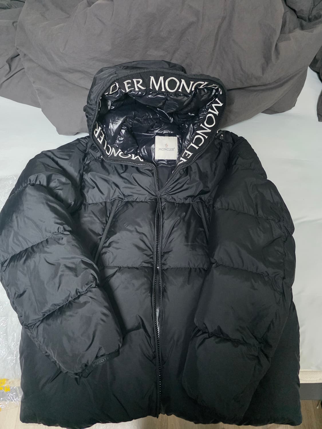 몽클레어 몽클라 6사이즈 판매합니다. 상품이미지1