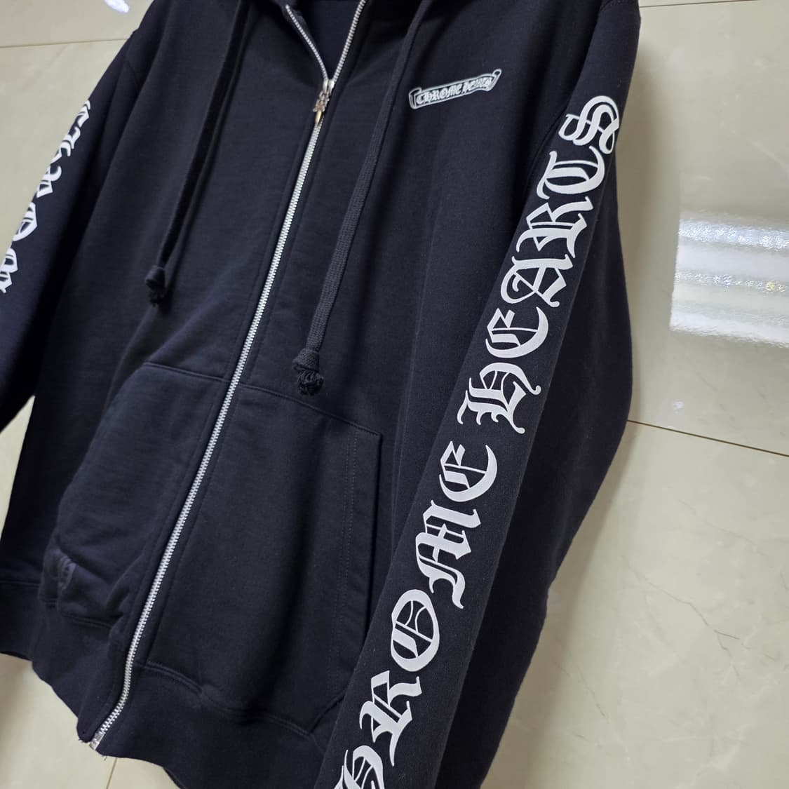 크롬하츠 스크롤 로고 헤비웨이트 후드집업 상품이미지3