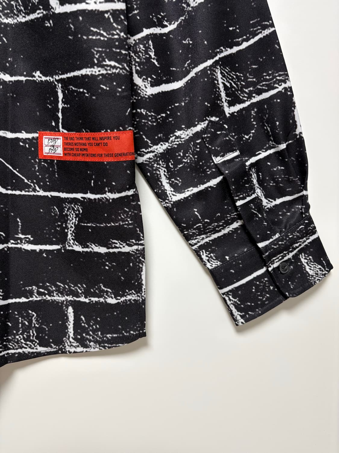 배드인배드 브릭 셔츠 상품이미지5