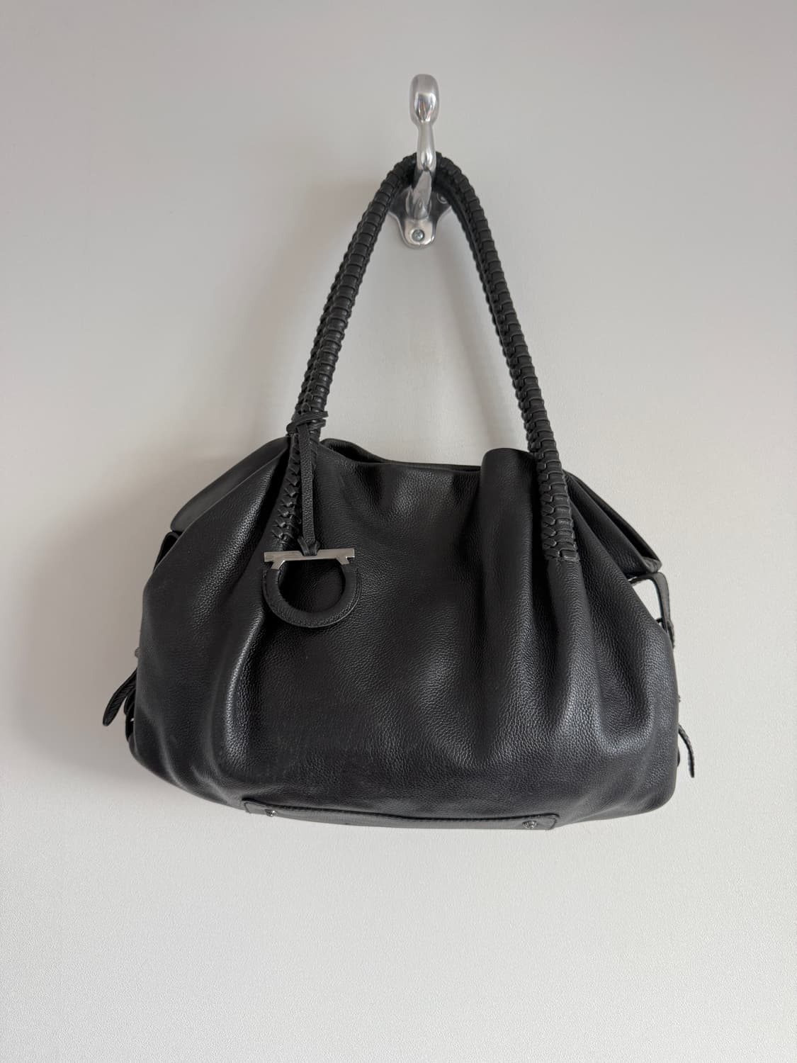 살바토레 페라가모(Salvatore Ferragamo) 레더 숄더백 상품이미지1