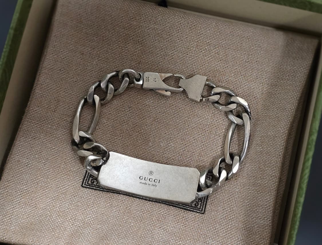 구찌 벌 인그레이빙 팔찌 17호 상품이미지3