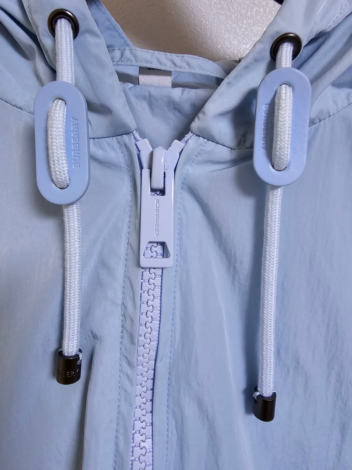 버버리 나일론 패커블 후드 자켓 상품이미지3